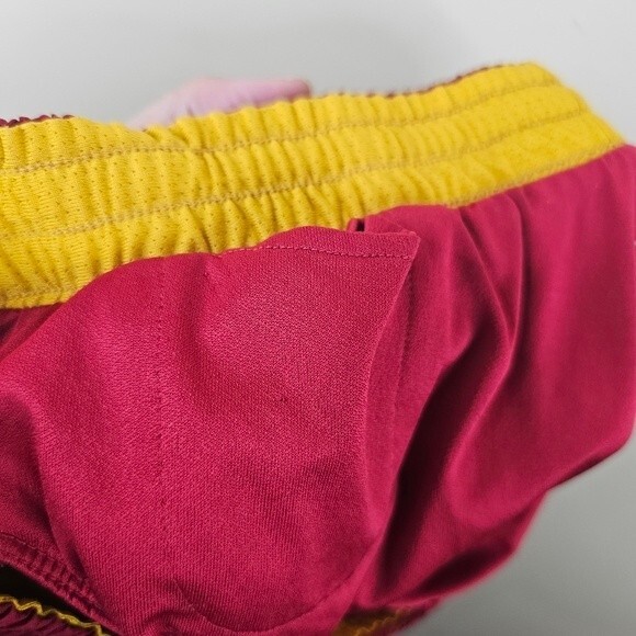 Nike Iowa state university shorts size medium - Picture 4 of 5